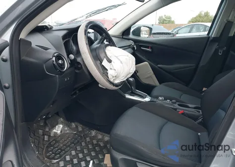 2020 Toyota Yaris Le из США, поврежденный, VIN 3MYDLBJV2LY701617